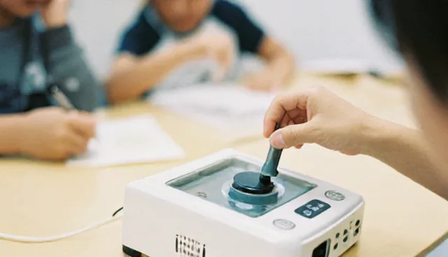 技术因素如何影响儿童能力发展结果
